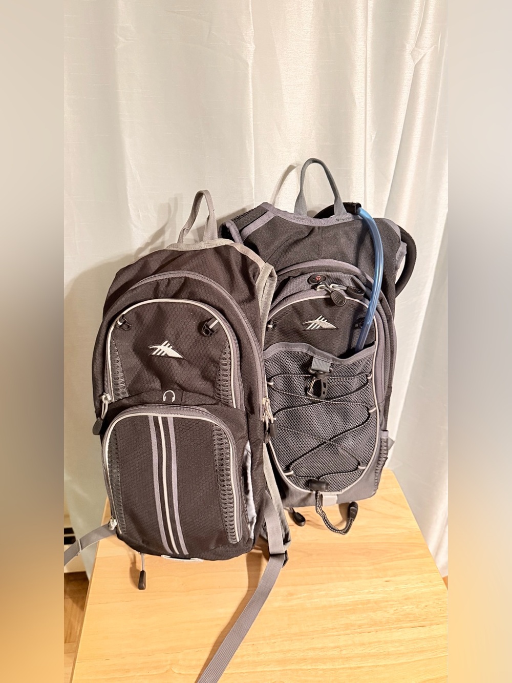 2 High Sierra Airflow Hydration Backpacks Hiking Cycling Pack + Water Bladder